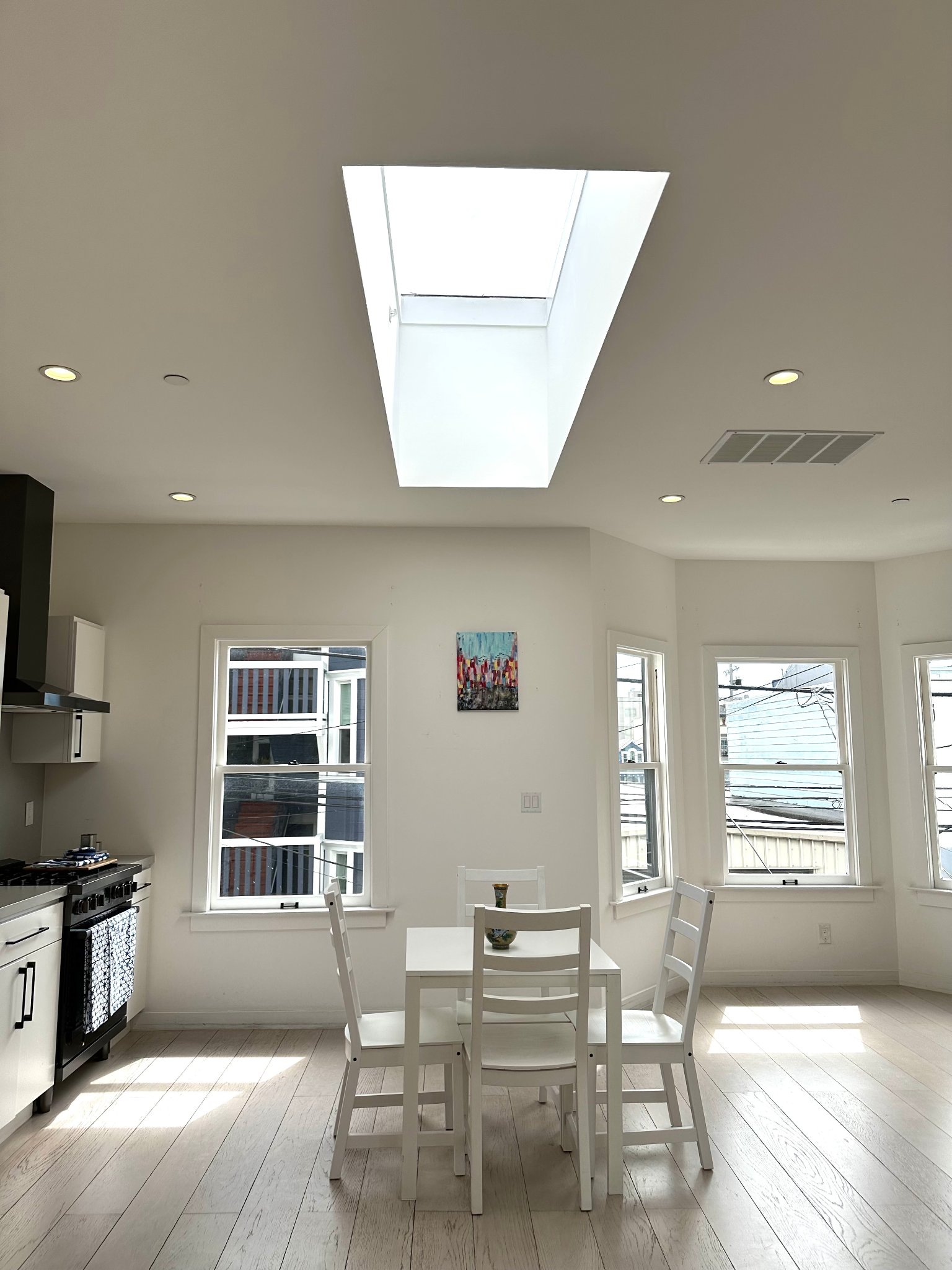 Kitchen & Dining